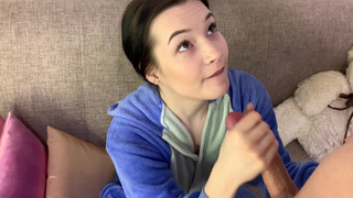 Страстный минет с эффектным финалом от Olivia Moore