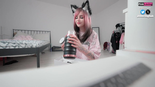 Стой, не надо.. Ты так возбуждена, что хочешь трахнуть брата?