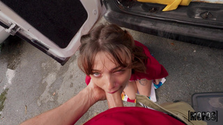 Мобильная автомойка – вдул автомойщице, пока её коллеги мыли мне машину