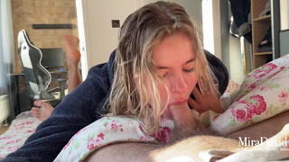 Порно дрочит рукой: Бесплатные русские ролики (дрочит руками)