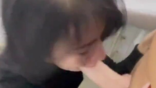 Девушки глотают сперму: Русское порно глотает