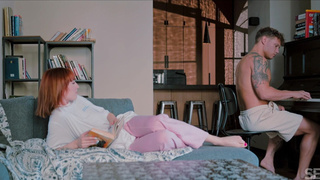 Порно актриса Lilly Mays