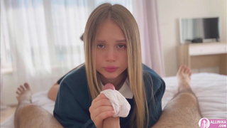 Порно с красоткой в юбке и секс с подругой (Русский секс)